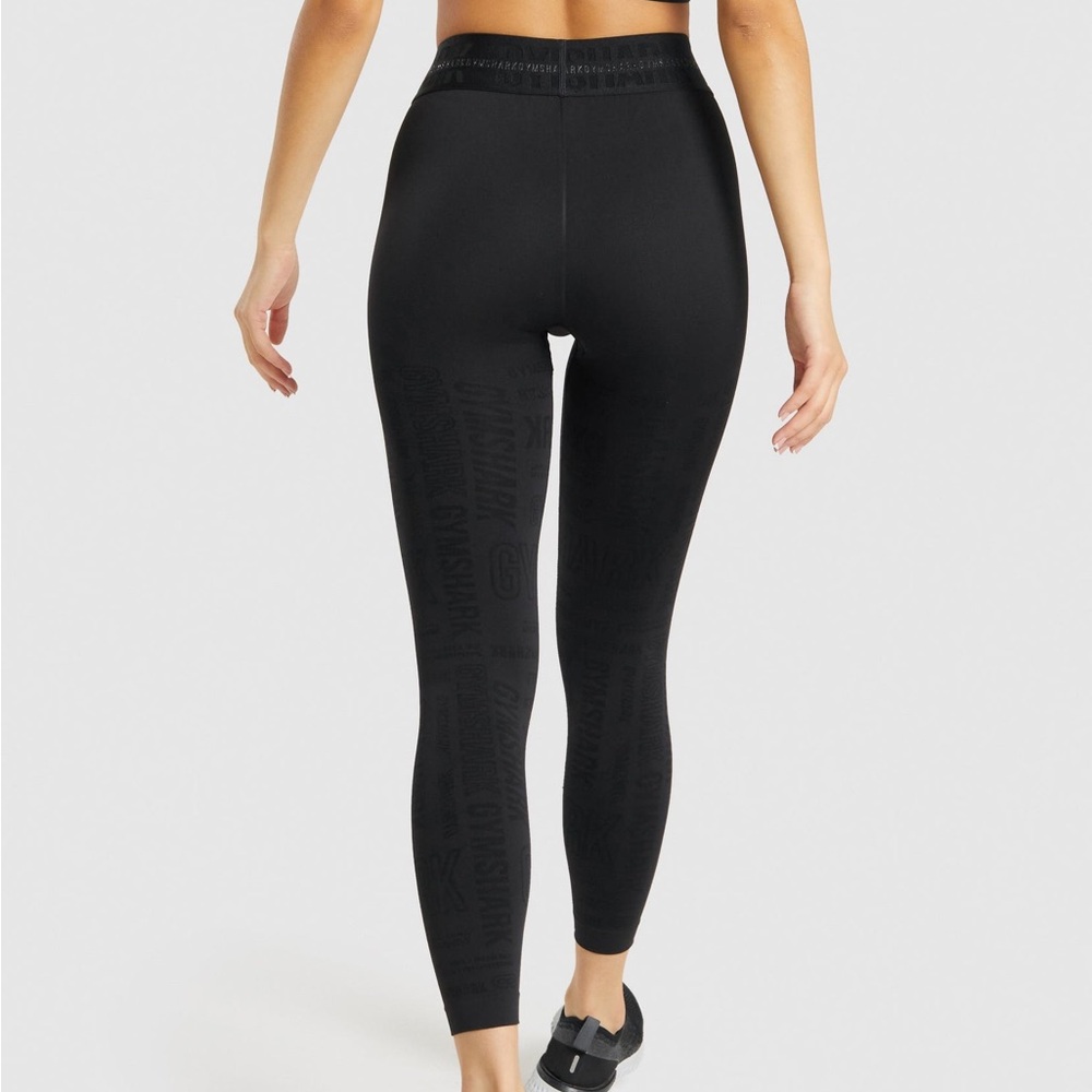 💎RARE💎🆕Gymshark “Vision” Sports Bra And Full-Length Legging In Black Tonal Logo - Picture 11 of 16